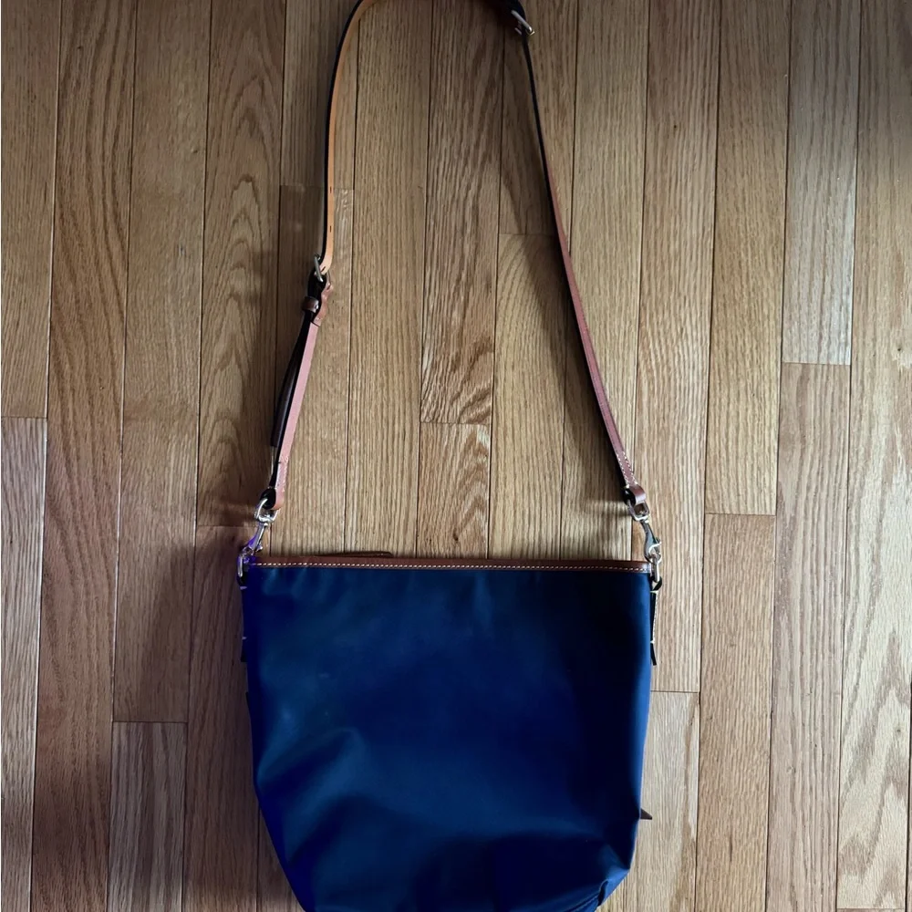 Dooney & Bourke Navy Blue with Tan Nylon Crossbody Hobo Bag.   NWOT - Picture 6 of 8